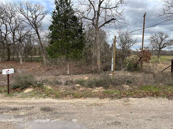 1.41 Acres of Residential Land for Sale in Rockdale, Texas