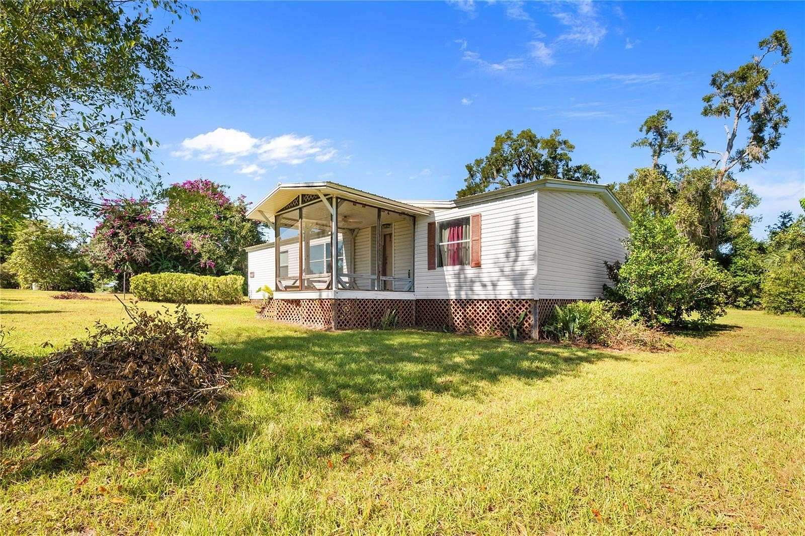 2.5 Acres of Residential Land with Home for Sale in Dade City, Florida