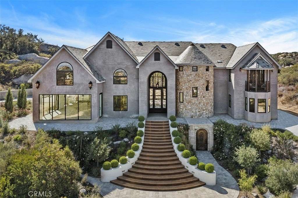 15.6 Acres of Land with Home for Sale in Murrieta, California