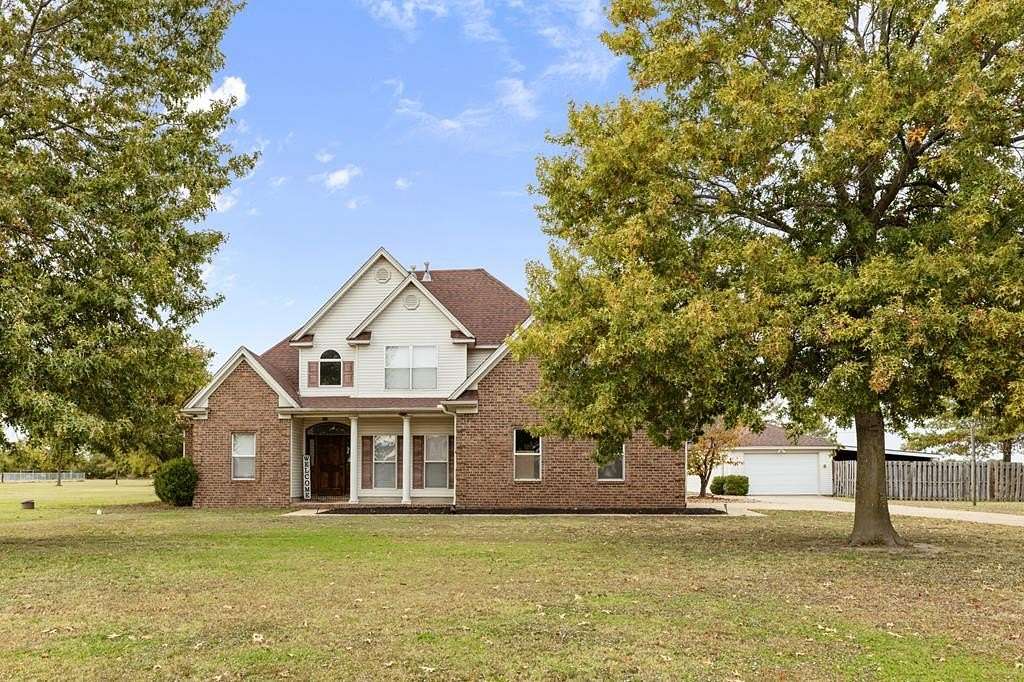 5 Acres of Residential Land with Home for Sale in Marion, Arkansas