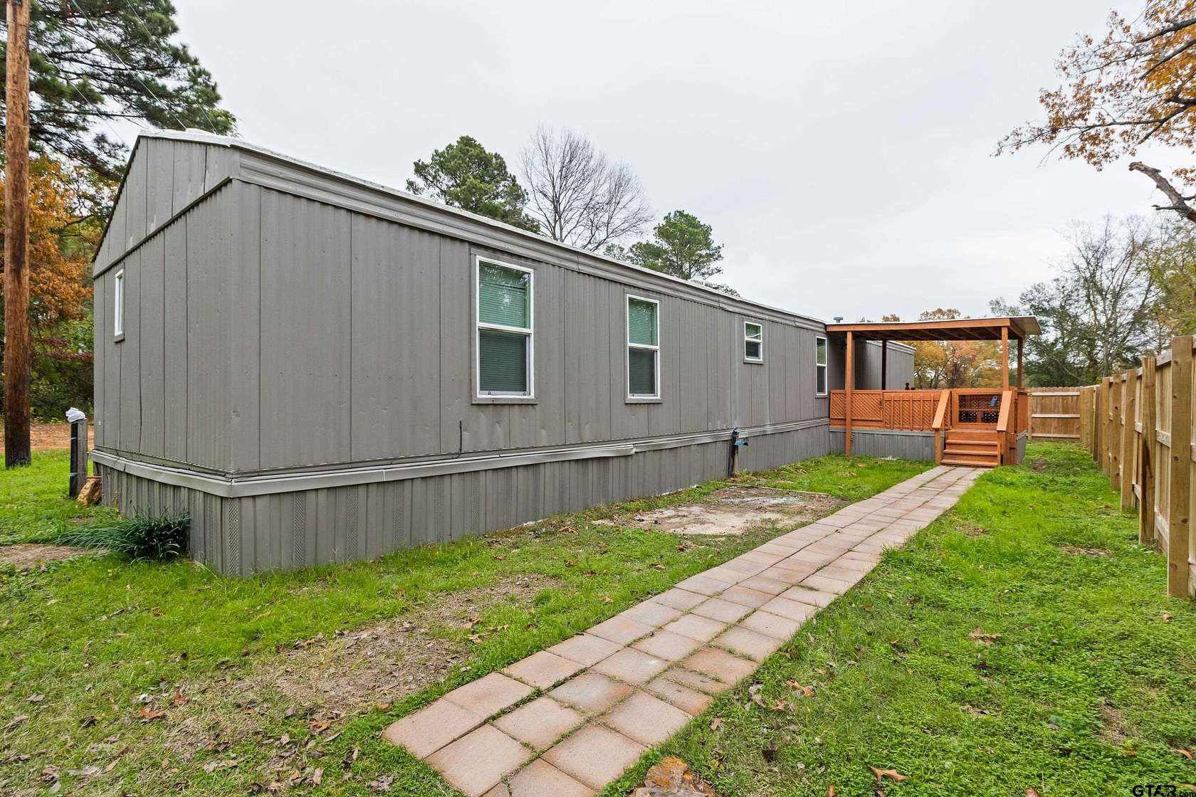 2.88 Acres of Residential Land with Home for Sale in Lindale, Texas