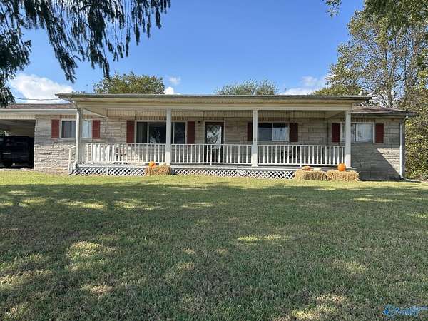 20 Acres of Land with Home for Sale in Athens, Alabama