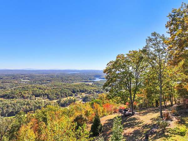 1.54 Acres of Residential Land with Home for Sale in Soddy-Daisy, Tennessee