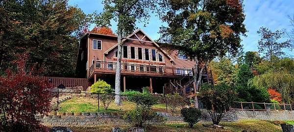 1.54 Acres of Residential Land with Home for Sale in Soddy-Daisy, Tennessee