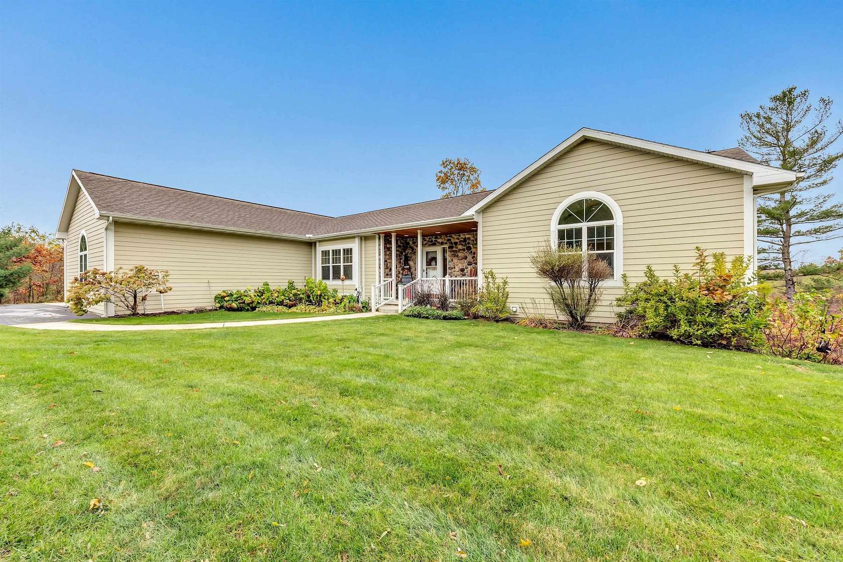 3 Acres of Residential Land with Home for Sale in Amherst, Wisconsin