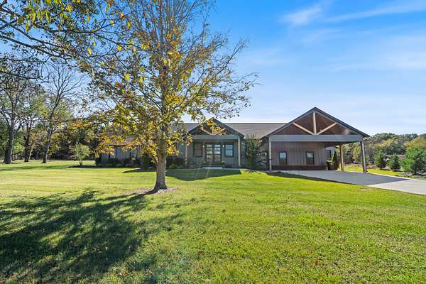 10 Acres of Residential Land with Home for Sale in Murfreesboro, Tennessee