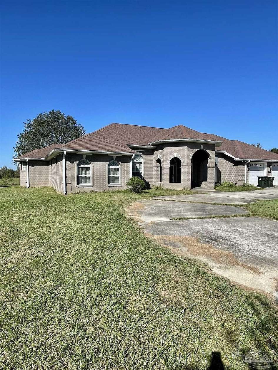 16.7 Acres of Land with Home for Sale in Molino, Florida