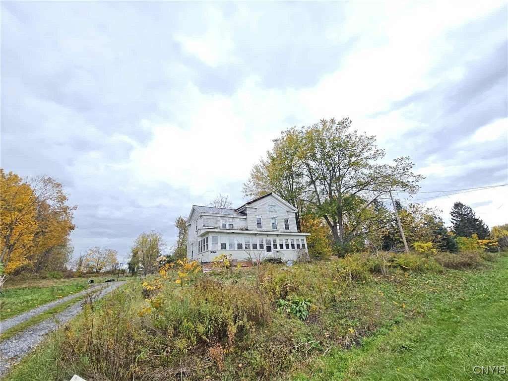 2.29 Acres of Residential Land with Home for Sale in Canastota, New York