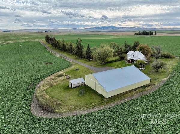 5 Acres of Residential Land with Home for Sale in Nezperce, Idaho
