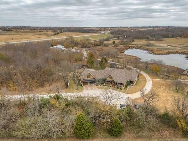 20 Acres of Land with Home for Sale in Porter, Oklahoma