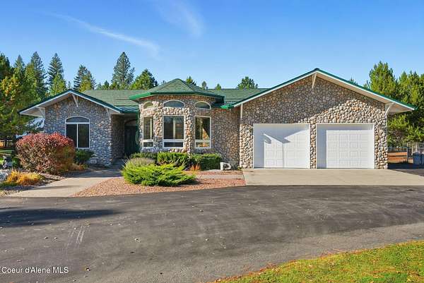 5 Acres of Residential Land with Home for Sale in Sagle, Idaho