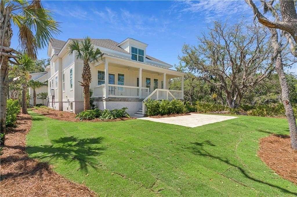1.55 Acres of Land with Home for Sale in Saint Simons Island, Georgia