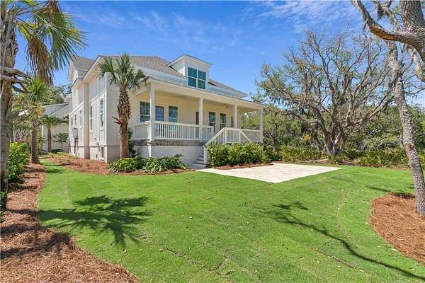 1.55 Acres of Land with Home for Sale in Saint Simons Island, Georgia