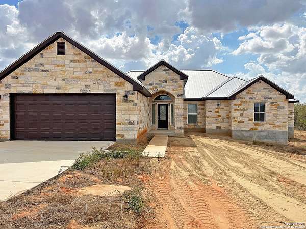 5 Acres of Residential Land with Home for Sale in St. Hedwig, Texas