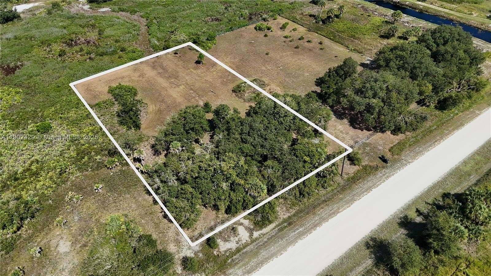 1.25 Acres of Residential Land for Sale in Okeechobee, Florida