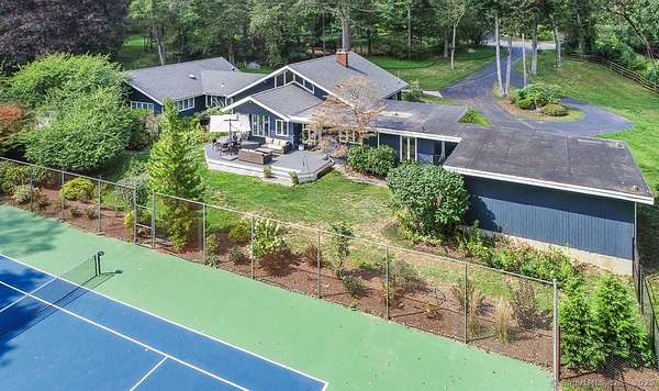 2 Acres of Residential Land with Home for Sale in Woodbridge, Connecticut