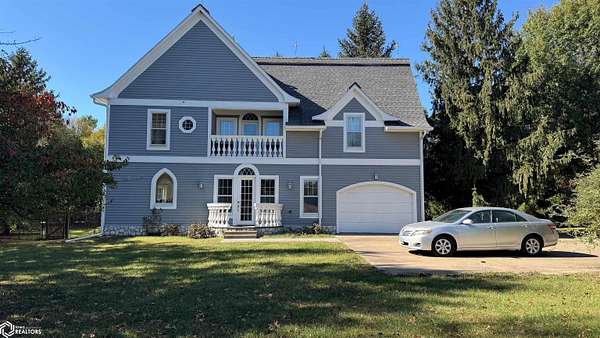 1.63 Acres of Residential Land with Home for Sale in Fairfield, Iowa