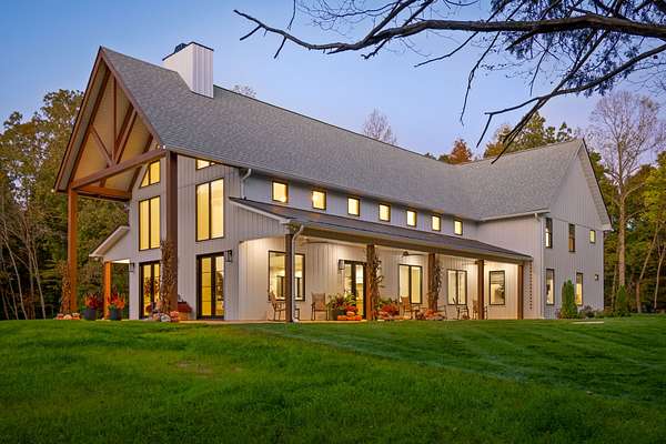 86.9 Acres of Land with Home for Sale in McEwen, Tennessee