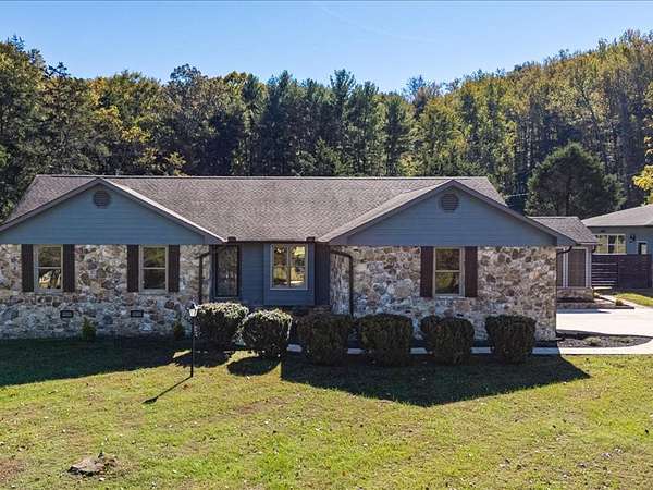 4.5 Acres of Residential Land with Home for Sale in Jasper, Tennessee