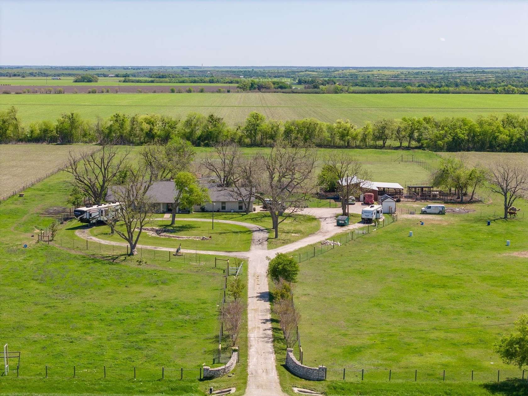 10 Acres of Improved Land for Sale in Taylor, Texas