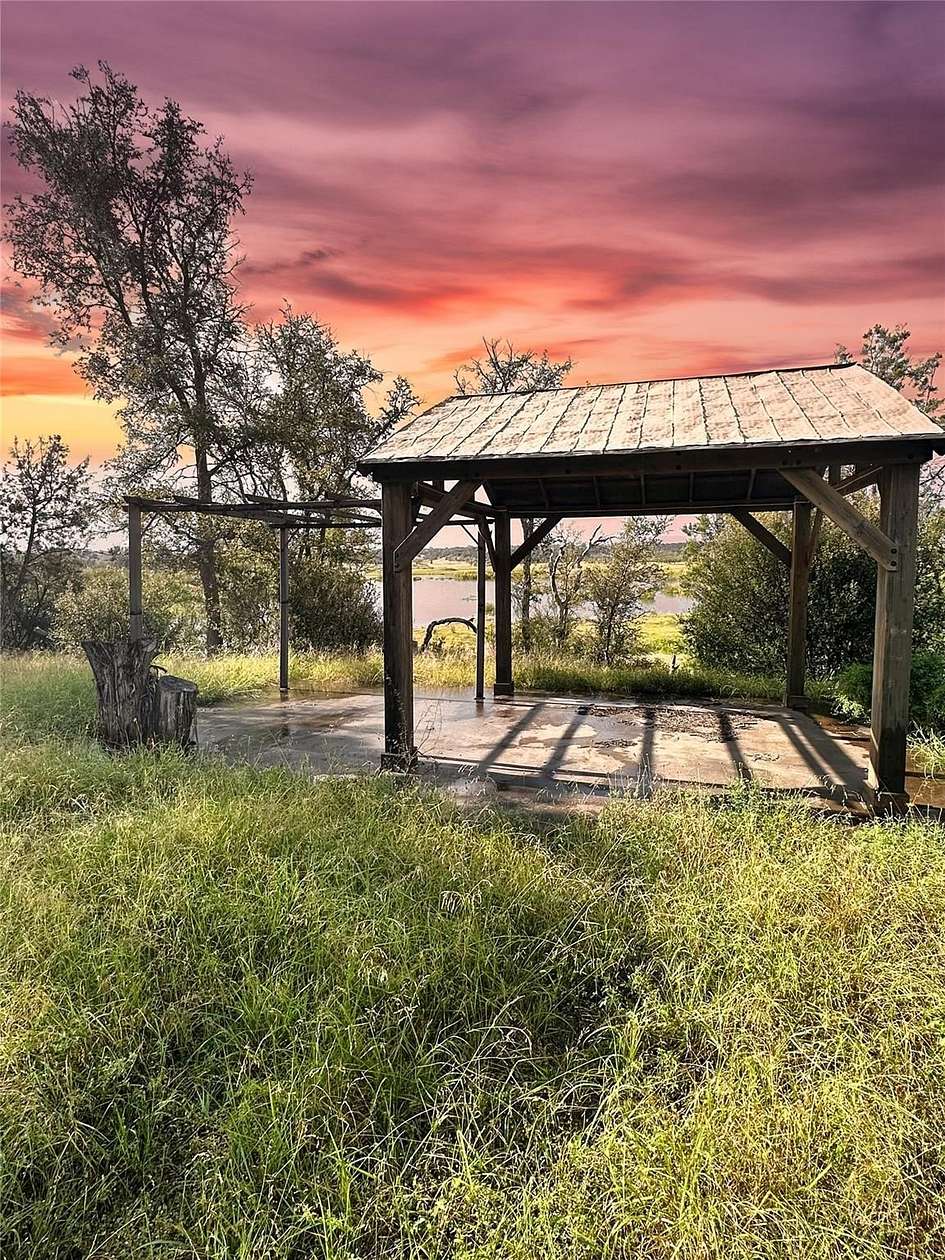 6.9 Acres of Residential Land for Sale in Marble Falls, Texas