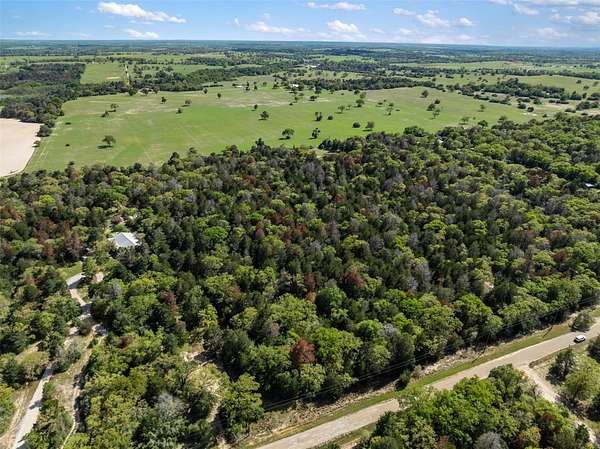 10 Acres of Residential Land for Sale in Lexington, Texas