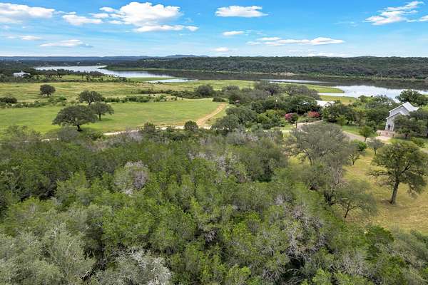 1 Acre of Land for Sale in Spicewood, Texas