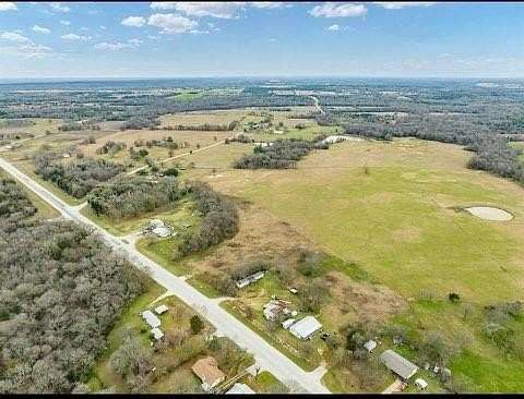 5.26 Acres of Residential Land for Sale in Groesbeck, Texas