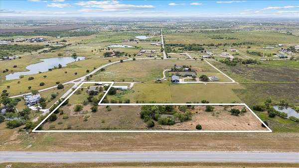 5.25 Acres of Improved Mixed-Use Land for Sale in Manor, Texas