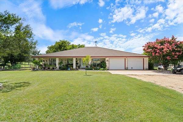 30 Acres of Agricultural Land with Home for Sale in Taylor, Texas