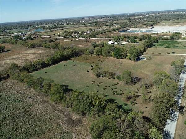 4 Acres of Residential Land for Sale in La Cygne, Kansas