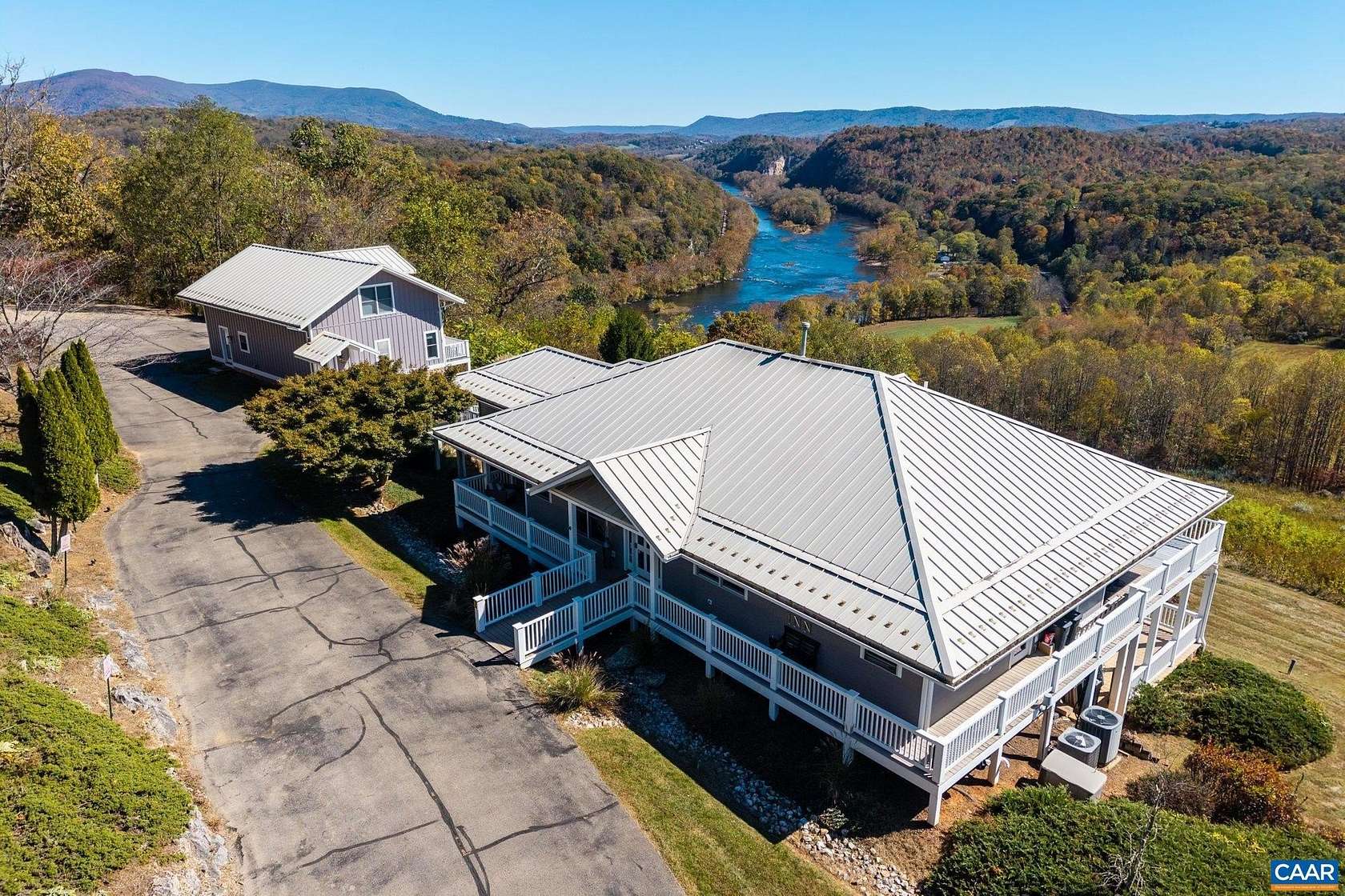 13.6 Acres of Land with Home for Sale in Pearisburg, Virginia