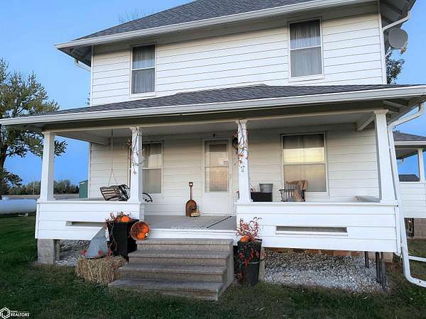 2 Acres of Residential Land with Home for Sale in Chariton, Iowa