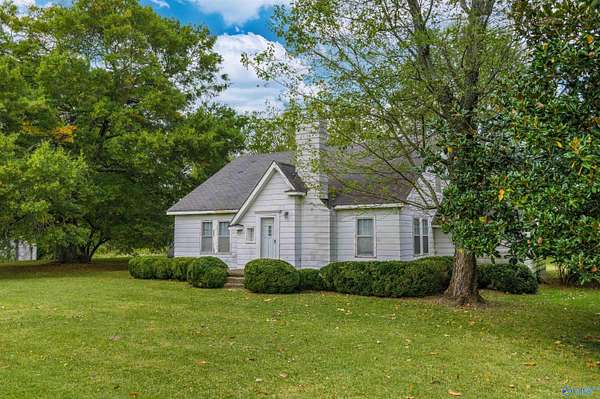 4.35 Acres of Improved Mixed-Use Land for Sale in Henagar, Alabama