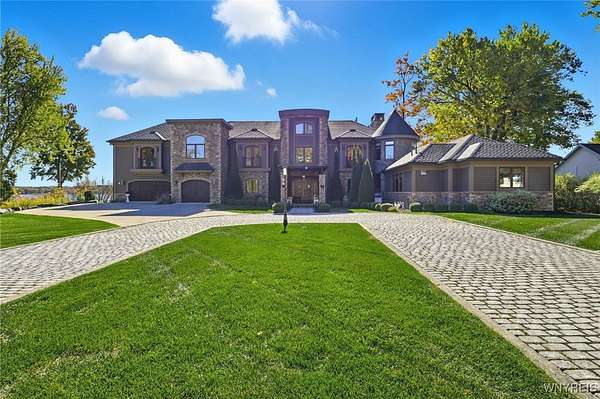 3.13 Acres of Residential Land with Home for Sale in Greenhurst, New York