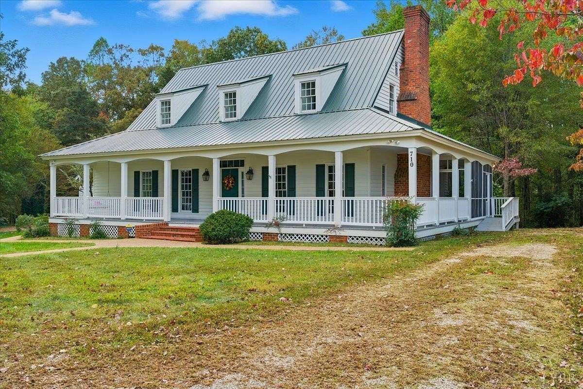 6 Acres of Residential Land with Home for Sale in Gretna, Virginia