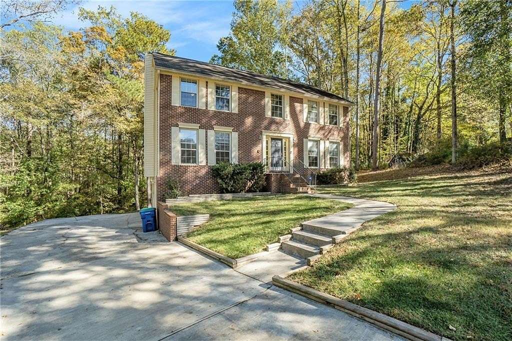 3.24 Acres of Residential Land with Home for Sale in Atlanta, Georgia