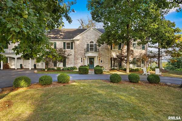 1.56 Acres of Residential Land with Home for Sale in Peoria, Illinois