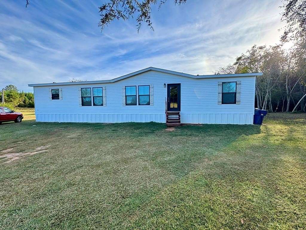 9.45 Acres of Residential Land with Home for Sale in Luverne, Alabama