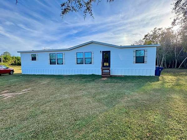 9.45 Acres of Residential Land with Home for Sale in Luverne, Alabama