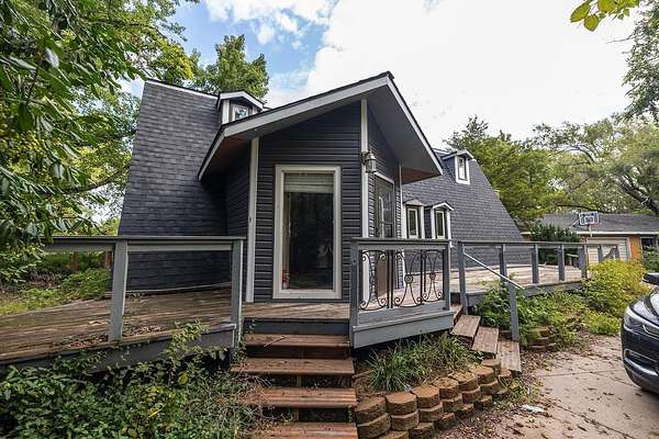 2.1 Acres of Residential Land with Home for Sale in Mulvane, Kansas