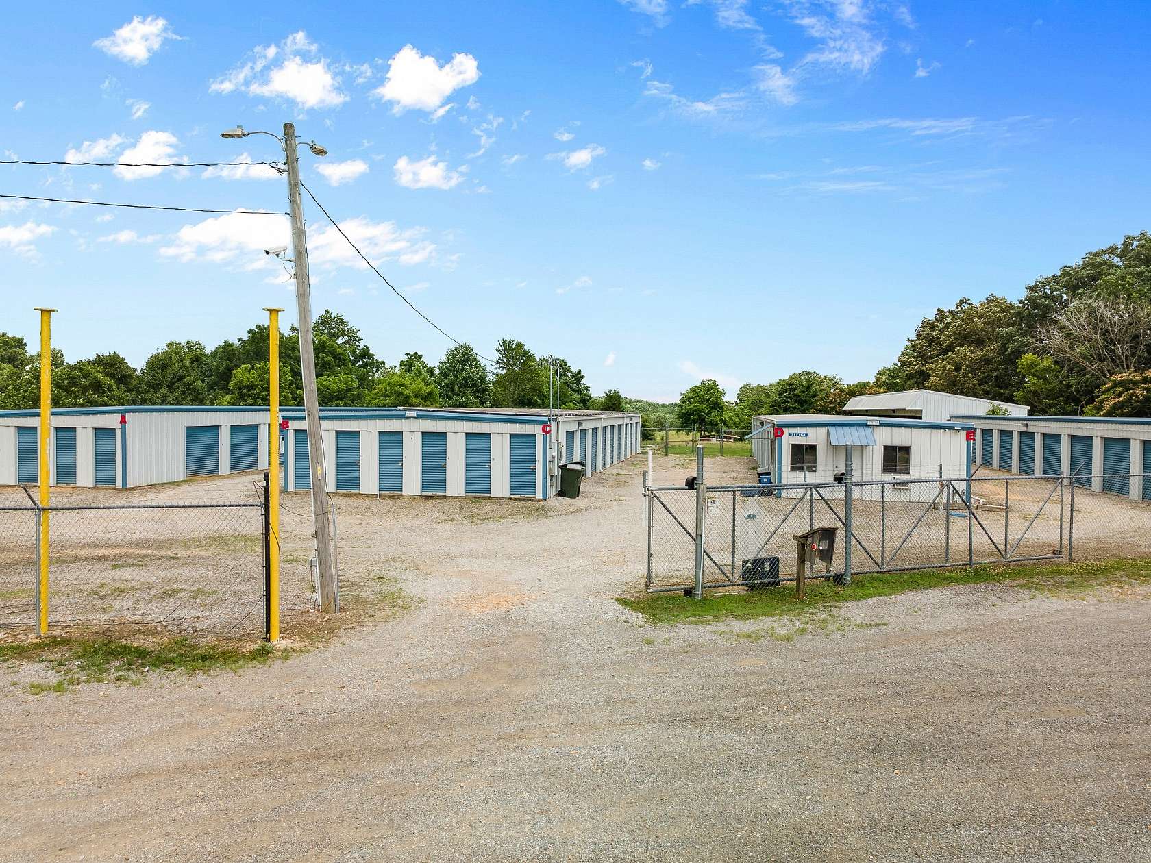 30 Acres of Improved Mixed-Use Land for Sale in Centerville, Tennessee