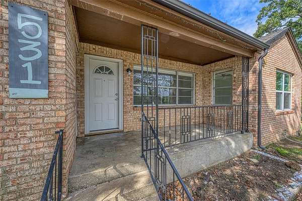 2.63 Acres of Residential Land with Home for Lease in Denison, Texas