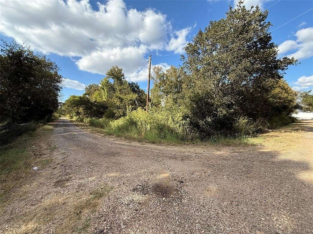 0.86 Acres of Land for Sale in Marlin, Texas