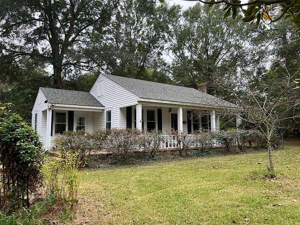 2.49 Acres of Residential Land with Home for Sale in Shreveport, Louisiana