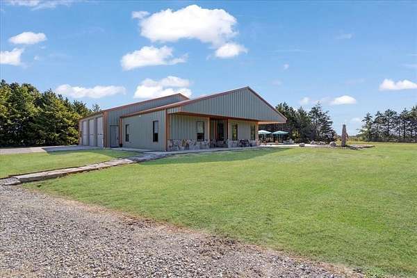 25 Acres of Land with Home for Sale in Ivanhoe, Texas