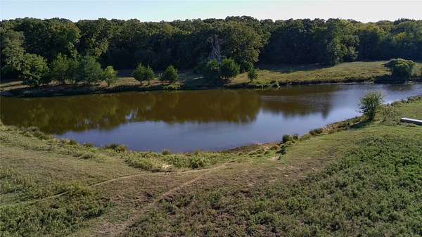 64 Acres of Land for Sale in Valley View, Texas