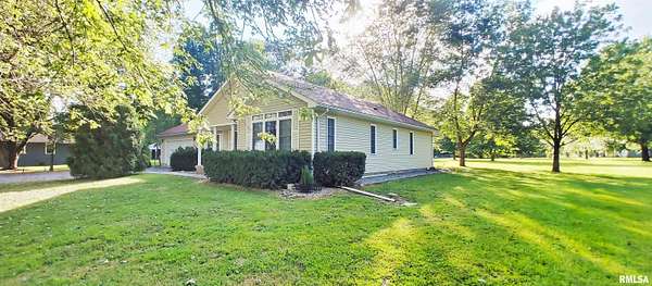 3.22 Acres of Residential Land with Home for Sale in Tamms, Illinois