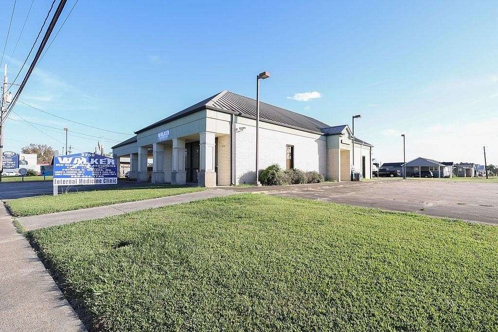 2 Acres of Improved Commercial Land for Sale in Raceland, Louisiana