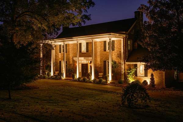 23.3 Acres of Land with Home for Sale in Franklin, Tennessee